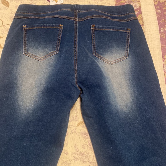 Stretchy jeans with holes - Picture 6 of 6